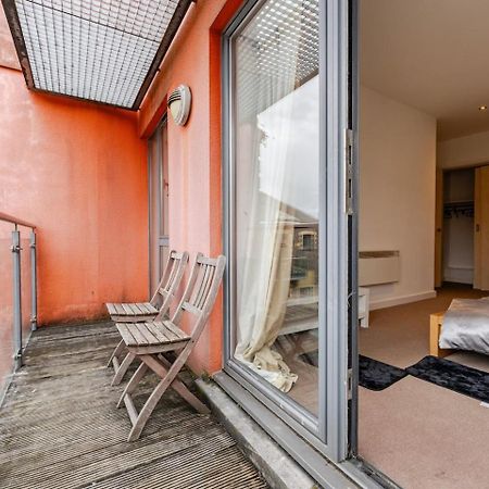 Private Room In Cardiff City Center ภายนอก รูปภาพ