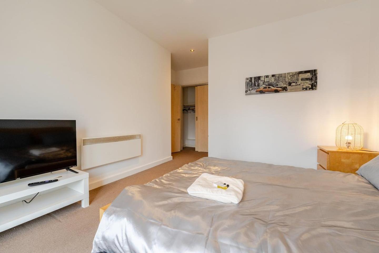 Private Room In Cardiff City Center ภายนอก รูปภาพ